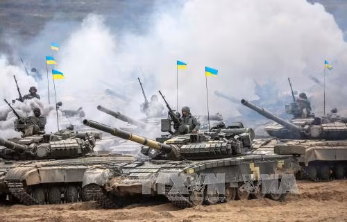 Ukraine trì hoãn rút quân ở miền Đông ảnh 1