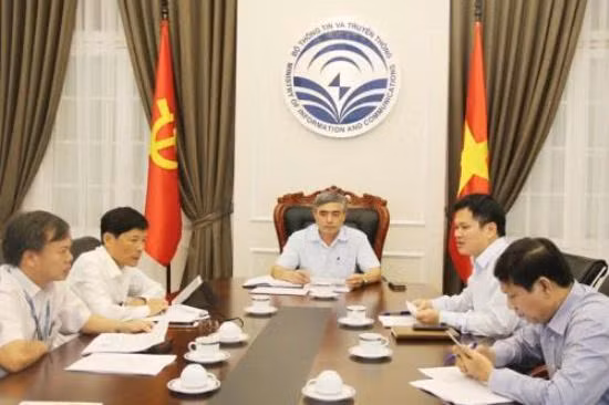 Nhắn tin ủng hộ người nghèo từ 0 giờ ngày 15/10 ảnh 1