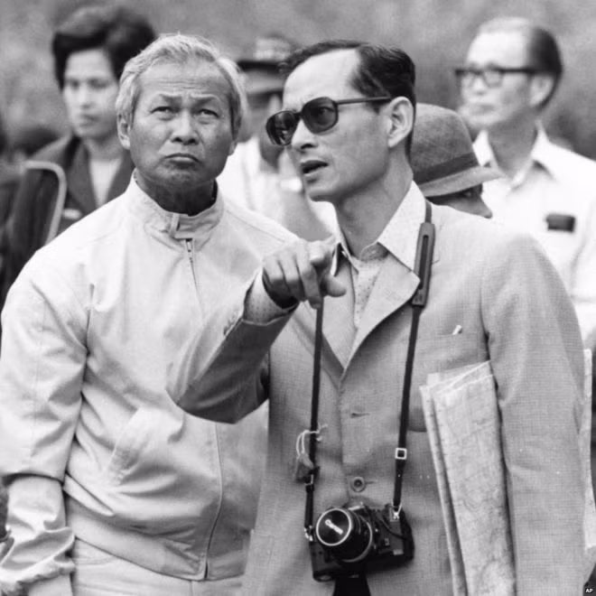 Nhìn lại cuộc đời Nhà vua Bhumibol qua ảnh ảnh 7