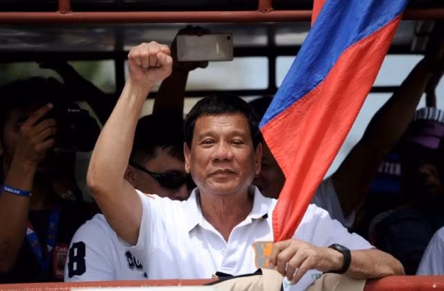 Ông Duterte “đóng đinh” vấn đề Biển Đông trước thềm thăm Trung Quốc? ảnh 1