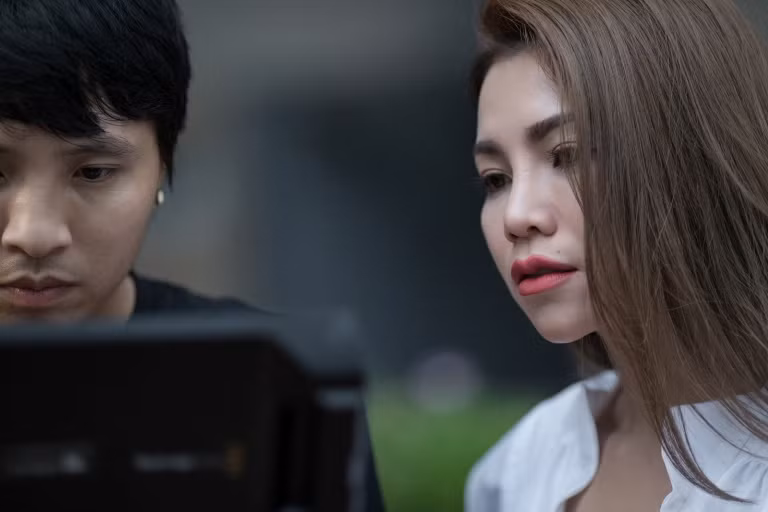 Trà Ngọc Hằng ra MV khoe giọng hát mộc trên ban công nhà ảnh 12