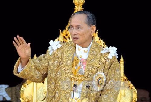 Tình hình sức khỏe Nhà Vua Thái Lan không ổn định ảnh 1