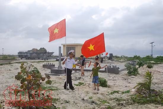 Bộ đội Trường Sa ra quân trồng cây đầu xuân ảnh 2
