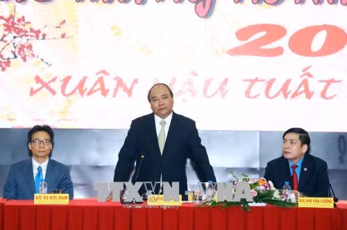 Thủ tướng Nguyễn Xuân Phúc: Tiếp tục xây dựng các thiết chế công đoàn cho công nhân ảnh 2