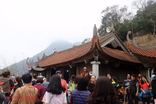 Hàng vạn người về dự lễ khai hội Xuân Yên Tử 2018 ảnh 10