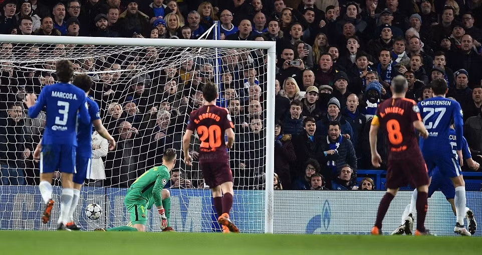 Chelsea ‘tuột tay’ chiến thắng trong gang tấc, Lionel Messi ‘phá dớp’ ghi bàn ảnh 1