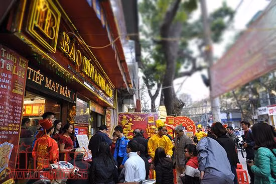 Kinh nghiệm mua vàng ngày vía Thần Tài để may mắn, tài lộc cả năm ảnh 1