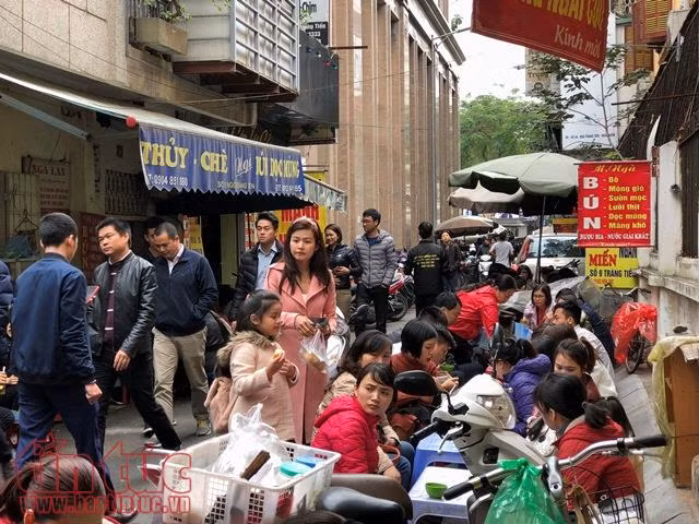 Quán vỉa hè Hà Nội tấp nập dân công sở 'giải ngấy' sau Tết ảnh 2
