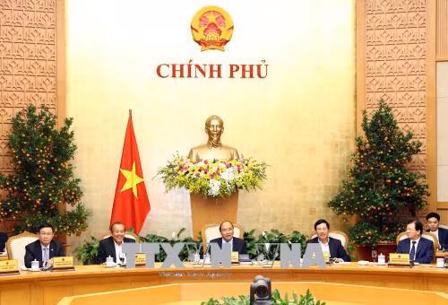 Thủ tướng Nguyễn Xuân Phúc: Tạo hứng khởi lao động, sản xuất ngay đầu năm ảnh 1