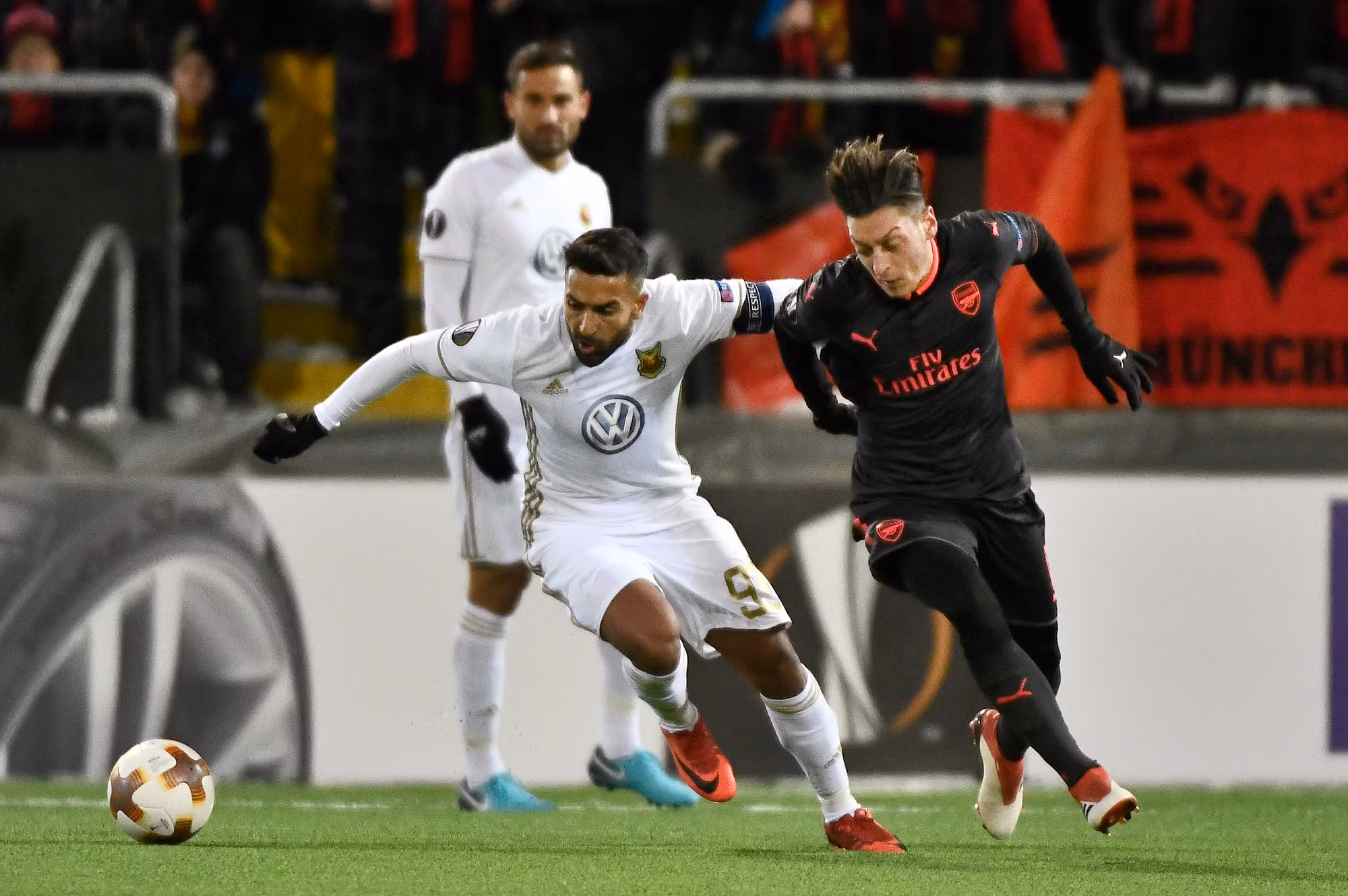 Vòng 1/16 Europa League: ‘Pháo thủ’ tập bắn cho chung kết Cúp Liên đoàn Anh ảnh 2