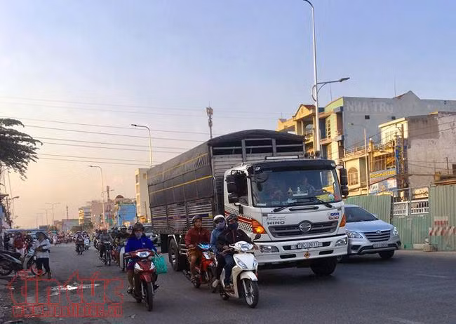Các cửa ngõ TP Hồ Chí Minh thông thoáng trong chiều ngày nghỉ Tết cuối cùng ảnh 8
