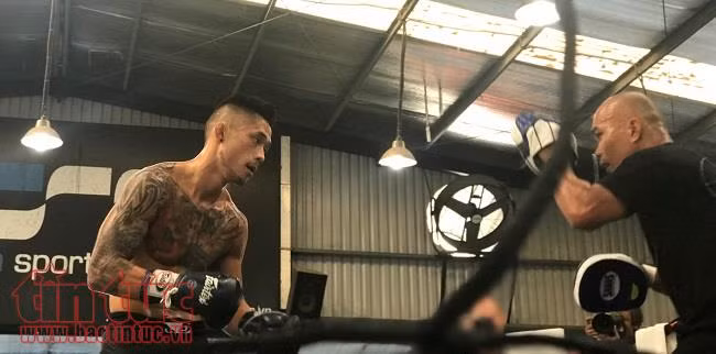 'Đột kích' xem nhà vô địch giải đấu ONE Championship Martin Nguyen luyện tập ảnh 5