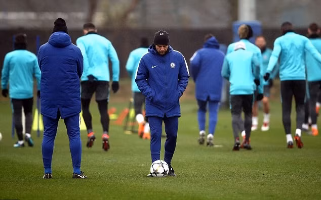 Lượt đi vòng 1/8 Champions League: Đại chiến Stamford Brigde ảnh 1