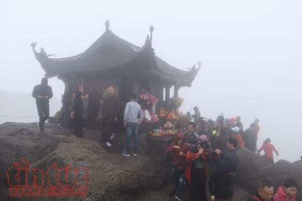 Bất hợp lý khi thu phí vào di tích tâm linh ảnh 2
