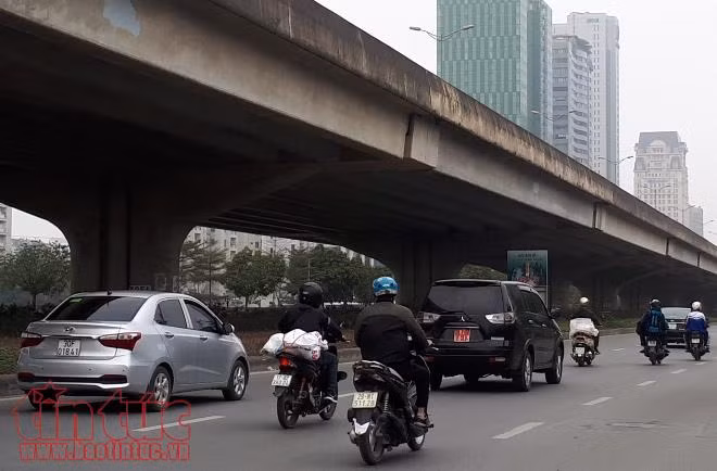 Ngày cuối cùng của kỳ nghỉ Tết, các tuyến đường xung quanh bến xe Mỹ Đình không ùn ứ ảnh 7