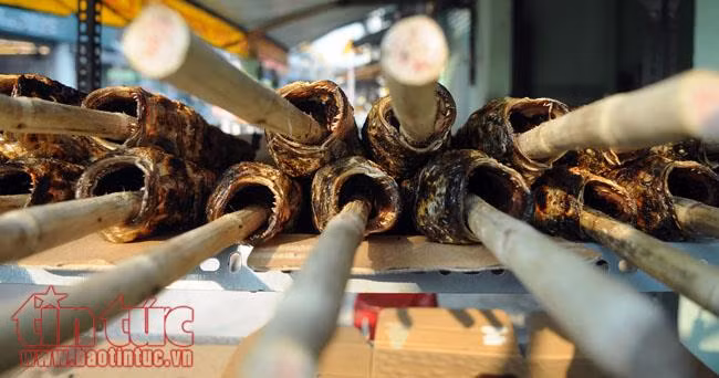 Cá lóc nướng đắt hàng ngày vía Thần Tài ảnh 10