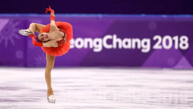 Xem 'thiên nga 15 tuổi' giúp Nga giành HCV đầu tiên tại Pyeongchang 2018 ảnh 1