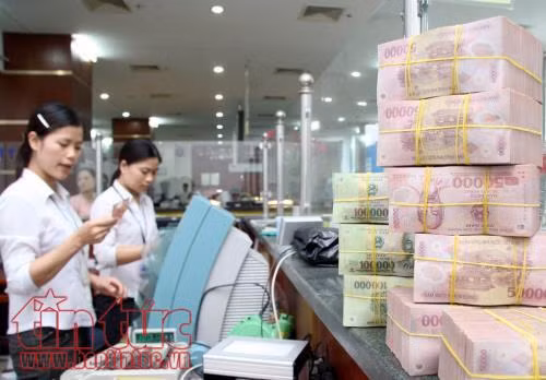 Không nên ủy quyền toàn bộ tiền gửi cho cán bộ ngân hàng ảnh 1