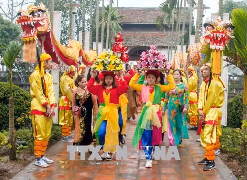 Phân luồng phương tiện từ xa nhằm đảm bảo an toàn Lễ Khai ấn đền Trần (Nam Định) ảnh 1