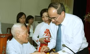 Mặt trận Tổ quốc Việt Nam tri ân cán bộ lão thành cách mạng 