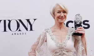 'Nữ hoàng Anh' Helen Mirren giành giải Tony danh giá 