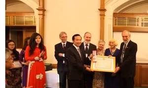 Kỷ niệm 50 năm viện trợ khoa học y tế cho 3 nước Đông Dương