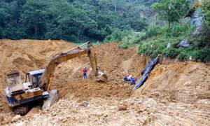 Hết hạn giấy phép doanh nghiệp vẫn ngang nhiên khai thác quặng