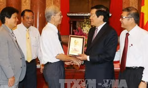 Chủ tịch nước gặp mặt cán bộ lão thành Tòa án nhân dân
