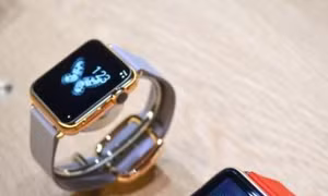 Apple Watch lên kệ trên toàn cầu 