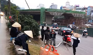 Lao động tự do nhọc nhằn tìm việc cuối năm