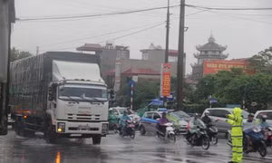 CSGT Hà Nội gần gũi hơn trong lòng dân