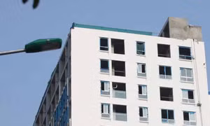 Chậm nhất 21/11 phải phá dỡ tum và tầng 19 nhà 8B Lê Trực