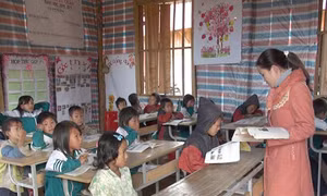 Chuyện học chữ ở Tá Bạ