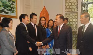 Phó Thủ tướng Vũ Văn Ninh thăm Đại sứ quán Việt Nam tại Bỉ 