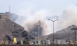 Phiến quân Houthi chiếm dinh tổng thống ở Aden 