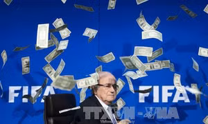  Sepp Blatter và Michel Platini bị cấm hoạt động bóng đá 8 năm 