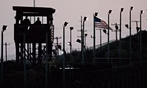 Cuốn nhật ký lột trần bí mật nhà tù Guantanamo-Kỳ 2