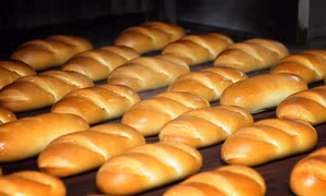 Bánh mì Ukraine đắt đột biến 