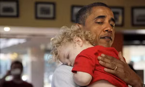 Những hình ảnh ấm áp của Tổng thống Obama bên trẻ nhỏ
