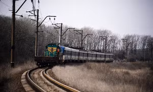 Chuyến tàu màu xanh đến Lugansk