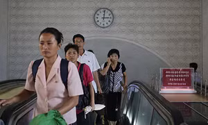 Tại sao Triều Tiên vặn ngược đồng hồ?