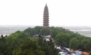 Hàng vạn du khách dự lễ hội chùa Phật Tích