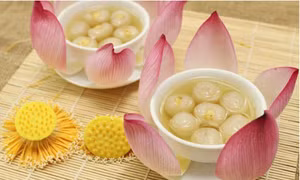 Chè sen long nhãn đầu hè