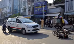 Xe máy “cà tàng” chạy ẩu gây tai nạn