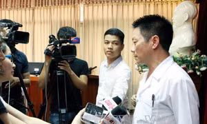 18 nhân viên y tế nghi phơi nhiễm HIV có kết quả xét nghiệm âm tính