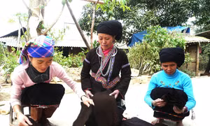 Giúp đồng bào làm du lịch cộng đồng