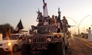 IS chiếm hàng nghìn xe Humvee tại Mosul 