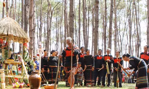 Lễ cầu mùa của đồng bào Ê đê