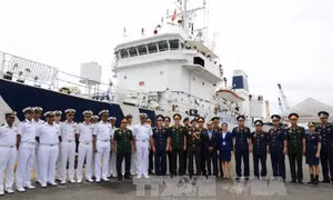 Tàu lực lượng Bảo vệ bờ biển Ấn Độ thăm TP Hồ Chí Minh
