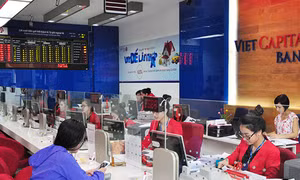 Ngân hàng “đua” tăng lãi suất tiền gửi